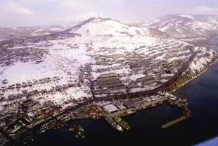 Данных о серьёзных разрушениях или пострадавших нет — удалённость очага смягчила удар.