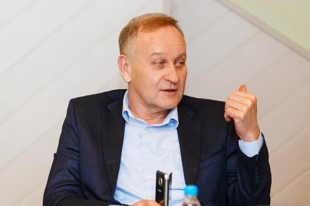 77-летний Лазарев пока находится под домашним арестом.