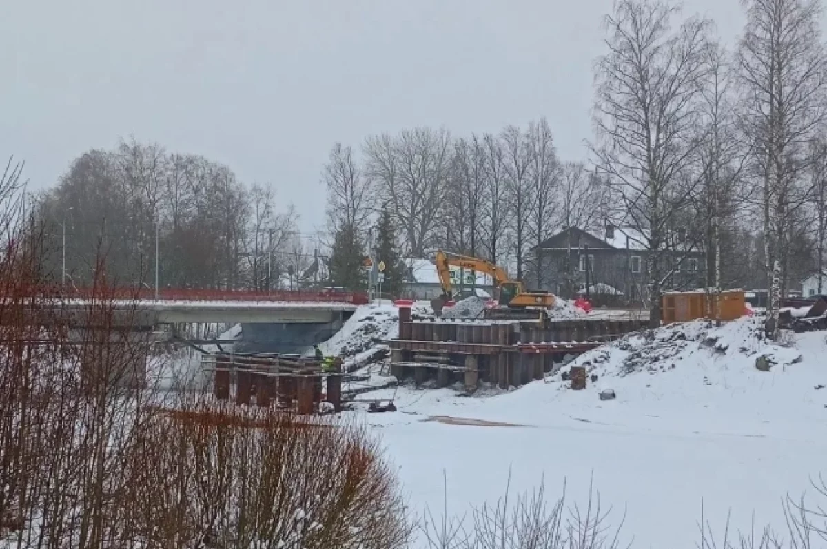 Временный мост через реку Мегрега в Олонце могут открыть в первом квартале