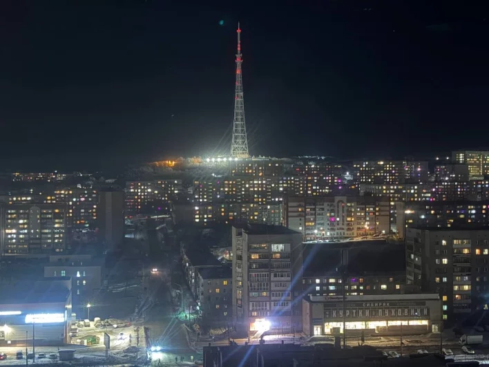 В Мурманске отключили уличное освещение и временно закрыли крупные спортивные объекты, а также отключили вышку.