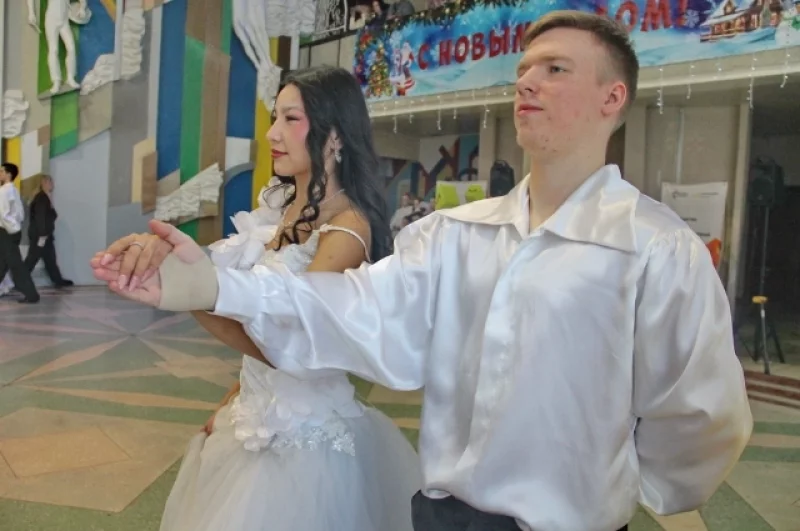 Танцевать научили за две недели