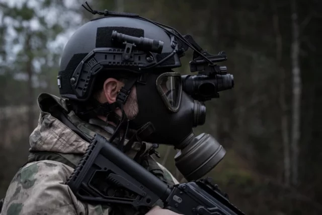 Украинские СМИ подхватили британский вброс, и комментаторы в соцсетях задались вопросом, а не готовят ли в Лондоне в связке с Киевом провокацию.