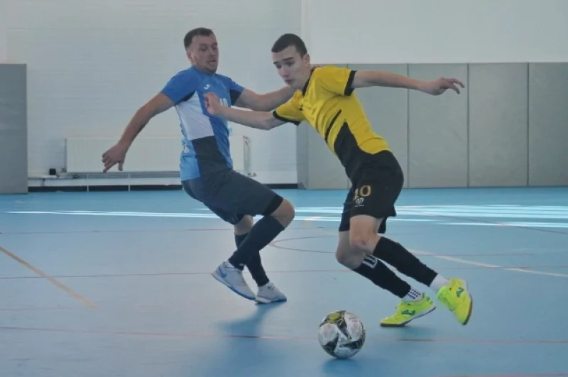 Никто не хотел уступать