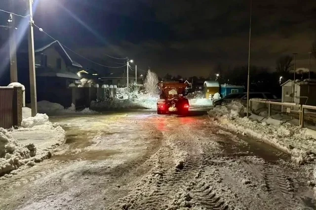 Водовод частной компании рванул в соседнем жилом комплексе, и поток двинулся к домам в Новопокровском. 