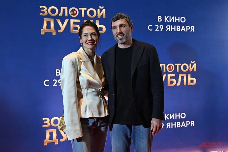 Футболист Никита Баженов и его супруга Анна Устюжанина.