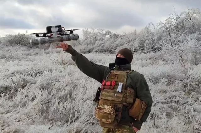 Российские FPV-дроны теперь массово долетают до Сум.