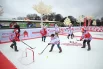 Те, кто предпочитают более классические дисциплины, могут сразиться в хоккей 3 на 3.