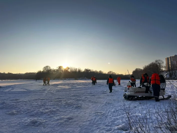 На место съехались поисковики из нескольких регионов.