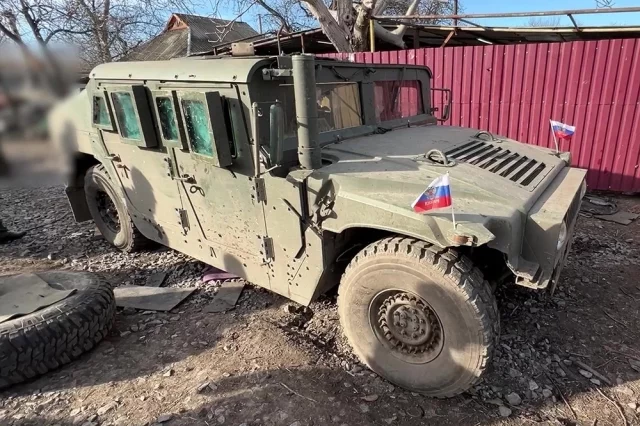 Трофейный бронеавтомобиль ВСУ Humvee. 