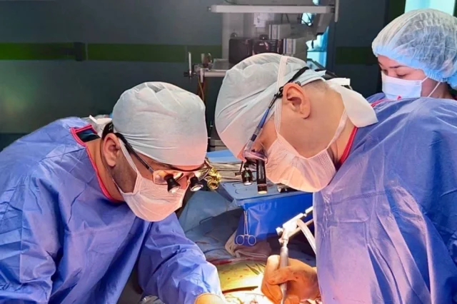 Операцию выполнили малоинвазивно с использованием торакоскопа. 