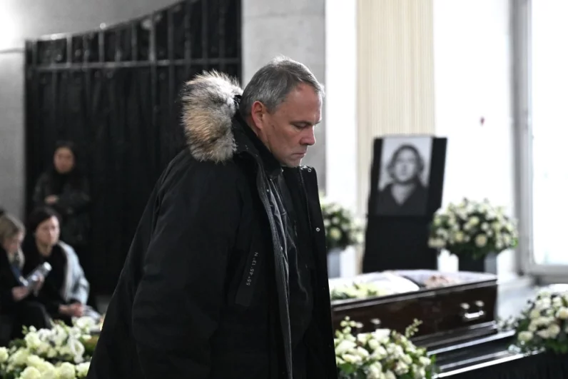 Заместитель председателя Государственной Думы РФ Петр Толстой на церемонии прощания.