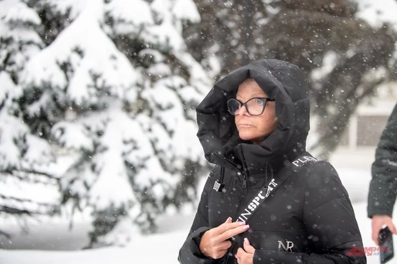 Певица Лариса Долина на церемонии прощания с Александром Олейниковым.