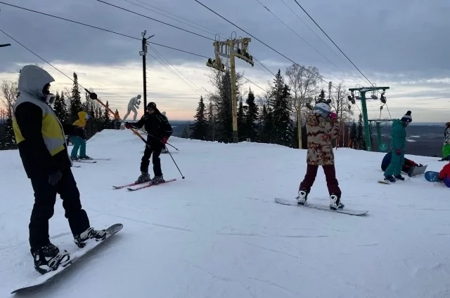 Гости комплекса смогут пользоваться голосовой связью и мобильным интернетом – от подъёмников, трасс и зон фрирайда до кафе и парковки. 