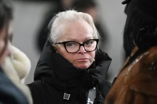 Лариса Долина.