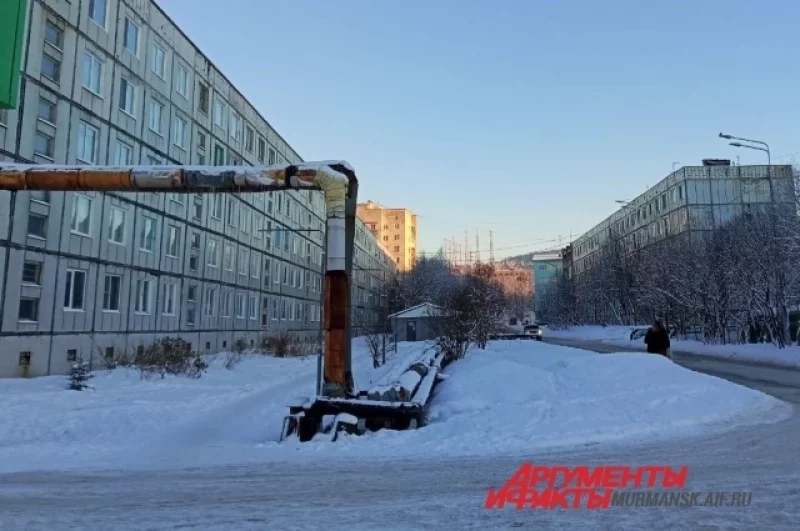 Жители Сафонова с утра и до сих пор сидят без отопления.