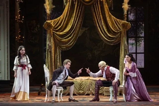 Слева направо: Сюзанна (Гульнора Гатина, Татарский театр оперы и балета), Фигаро (Гурий Гурьев, Новосибирский театр оперы и балета), граф Альмавива (Владимир Мороз, Мариинский театр), графиня (Венера Гимадиева, Нижегородский театр оперы и балета). 