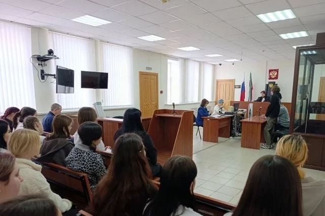 Ранее условно осуждённого отправили в колонию на полтора года. 