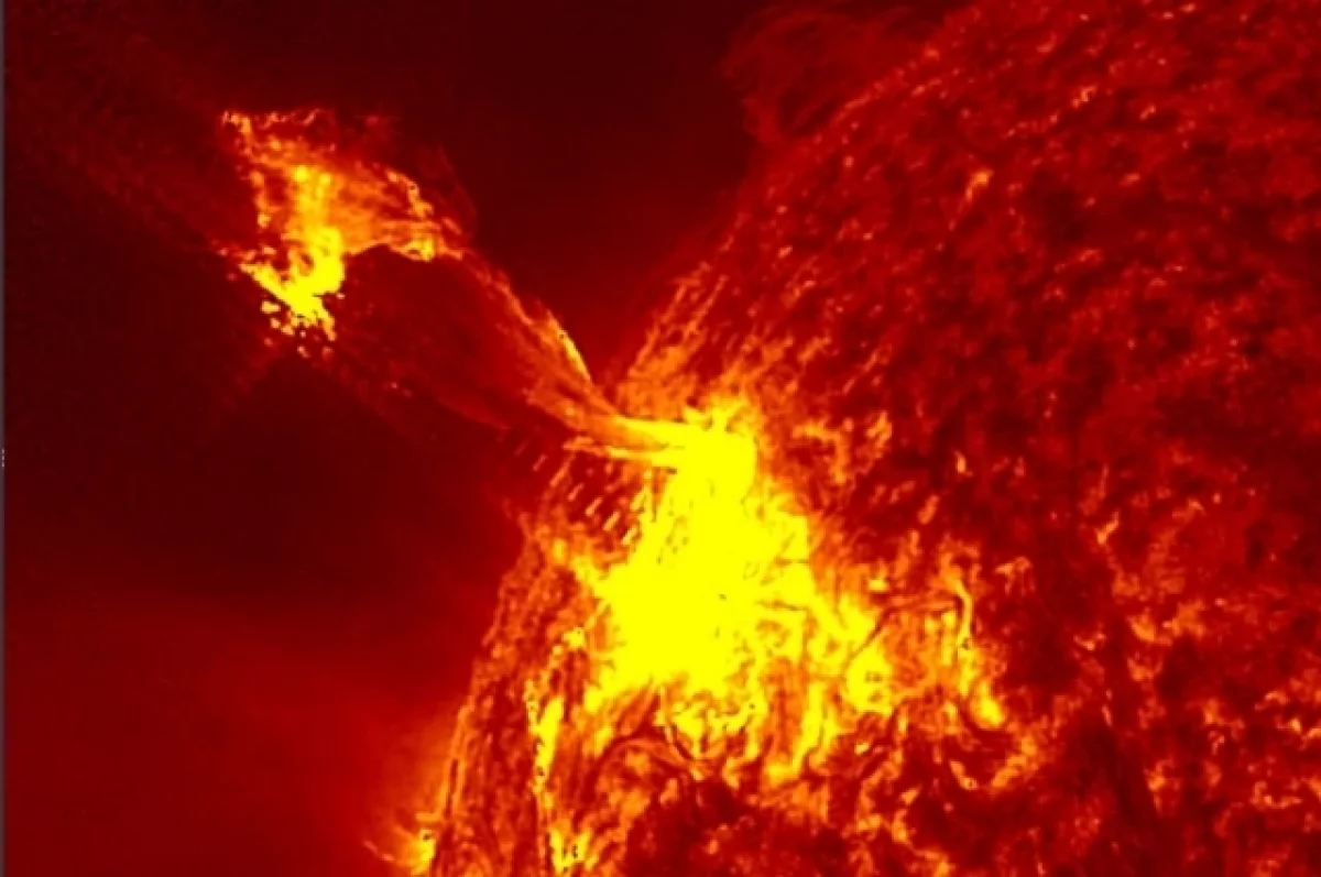 Астроном объяснил неожиданное возобновление сильных вспышек на Солнце