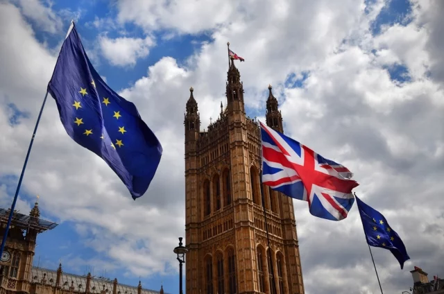 ЕС и Великобритания не планируют отказываться от курса на конфронтацию с Россией.