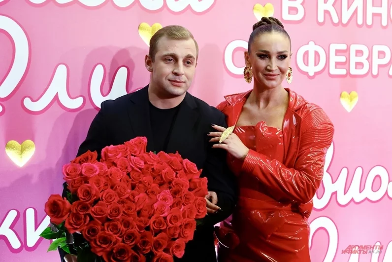 Александр Зарубин (Саша Стоун) и Ольга Бузова.