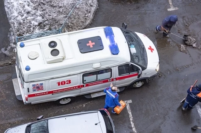 Врачам нередко приходится помогать людям, которые сами себе причинили вред и поставили свою жизнь под угрозу.