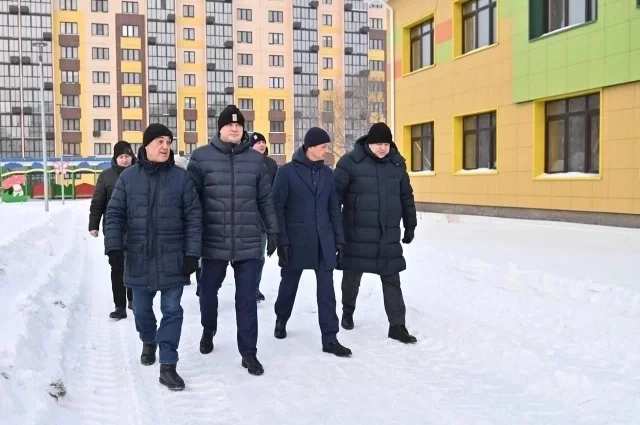 Глава региона побывал на строительстве детского сада в Амуре-2