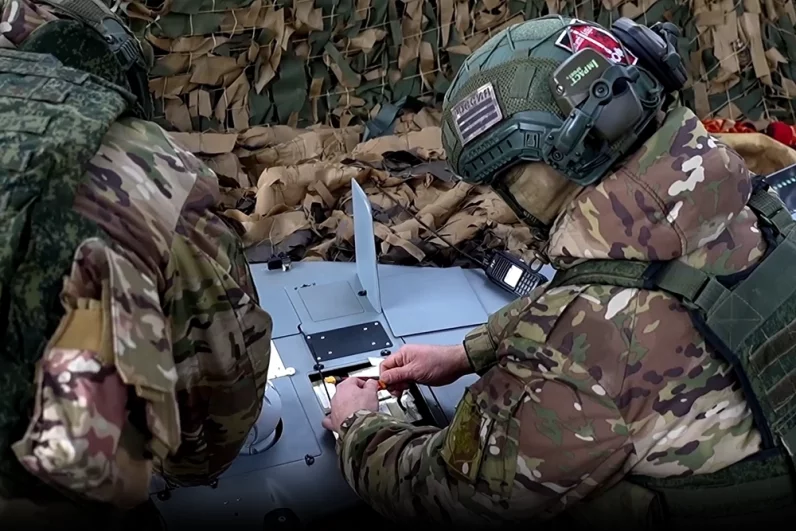 После анализа полученных разведданных координаты целей были переданы на командный пункт для дальнейшего огневого поражения артиллерией.