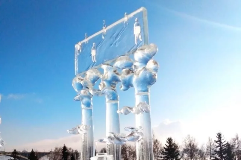 Почётное второе место в номинации «Лёд» в направлении «Абстракция» заняла композиция «Ангелы-небоскрёбы» команды из Пермского края.