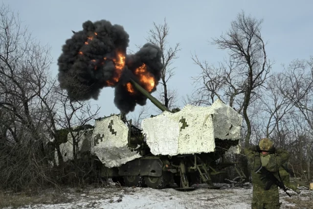 Но российским штурмовикам хватило пары дней, чтобы сломить сопротивление противника и поднять над Староукраинкой победный флаг.
