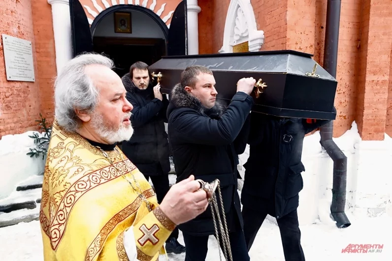 Церемония прощания с артисткой цирка Гитаной Леонтенко, вдовой народного артиста СССР Алексея Баталова.