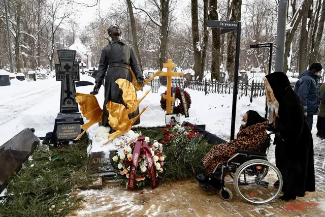 Гитана Леонтенко будет покоиться рядом с мужем.