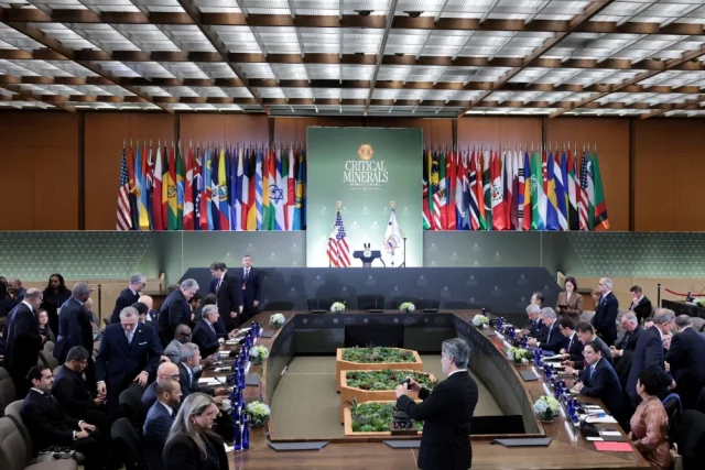 Вместо прошлых программ поддержки надлежащего управления, прав человека и демократии, финансирование которых Вашингтон резко сократил с приходом Дональда Трампа, у новой инициативы будет другая направленность.