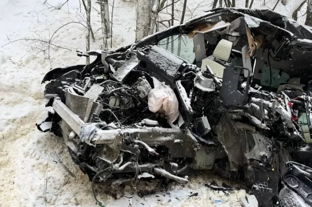 Это всё, что осталось от «Ситроена» после столкновения с КамАЗом.