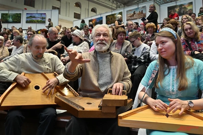 Гусли сейчас – это целое семейство инструментов, заново завоевывающее популярность.