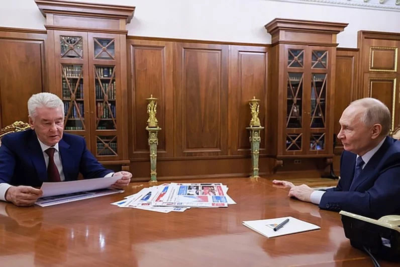 Мэр Москвы доложил президенту об успехах Москвы и планах на будущее. На рабочей встрече обсуждались социально-экономические показатели столицы по итогам 2025 года.