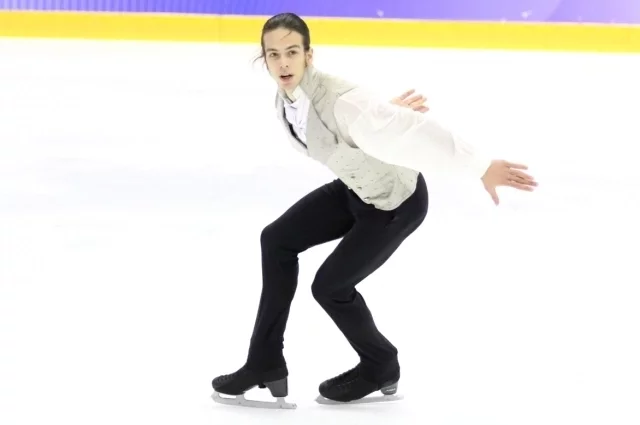 В Милане Петр оказался в центре скандала – ему запретили кататься в короткой программе под музыку из фильма «Парфюмер». 