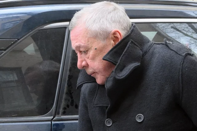 Для Ефремова это одновременно и публичное испытание, и символическое возвращение в профессию.