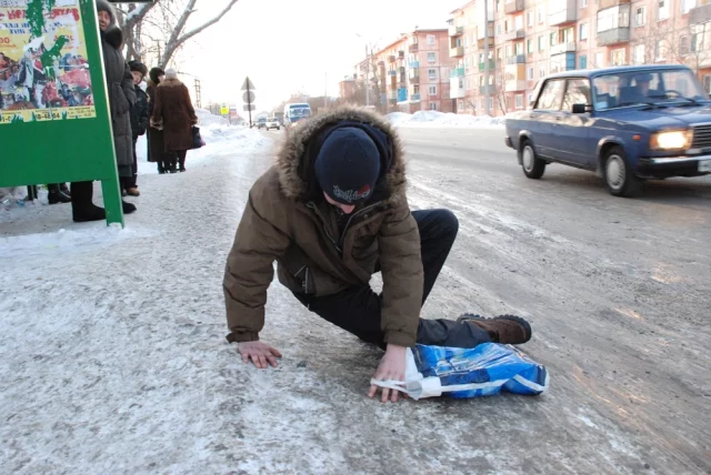 На улицах сейчас – сплошной каток.