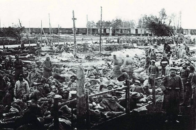Красноармейцы, взятые в плен во время советско-польской войны, 1920 г.