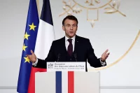 Французский лидер словно прозрел. Потому что последние четыре года он желал России стратегического поражения и инициировал против Москвы все новые и новые санкции.