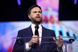 Вэнс заявил, что США стремятся к ядерной сделке с Ираном, а не к перевороту