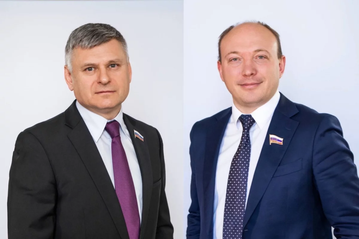 Двое нижегородских депутатов получили медали от Владимира Путина