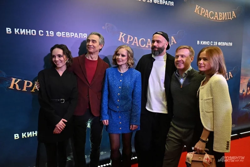 Актриса Стася Милославская, продюсер Антон Златопольский, актриса Юлия Пересильд, оператор Михаил Милашин, режиссер Антон Богданов, актриса Ксения Копытова.