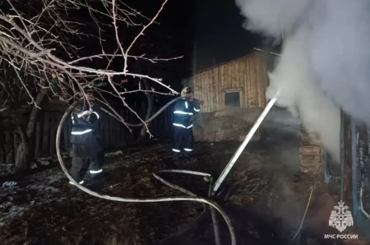 В Чемальском районе горел жилой дом