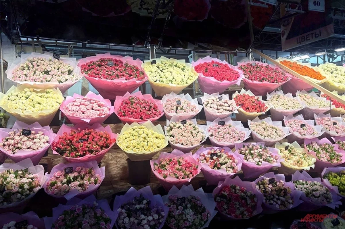 Миллион роз. Цветочные страсти разгорелись на Рижском рынке 14 февраля
