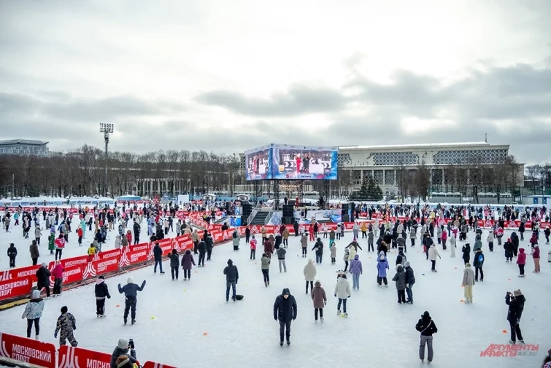 На протяжении всех дней будет проходить творческий конкурс «Придумай свой элемент», где участники смогут предложить собственные вариации фигур и движений.