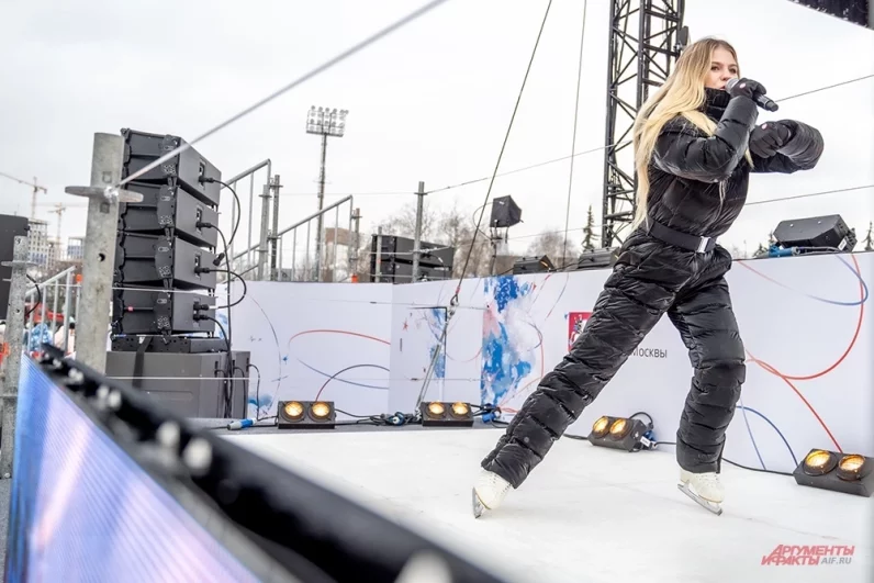 Особенно радостно было видеть в Лужниках Александру Игнатову. После рождения сына «русская ракета» анонсировала свое возвращение в большой спорт.