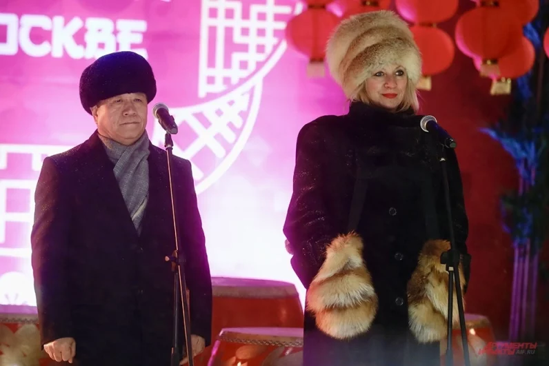 Фестиваль открыли посол КНР Чжан Ханьхуэй и официальный представитель МИД РФ Мария Захарова.