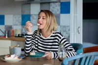 Если вы хотите чего-нибудь вкусненького, если только что поели, — это гедонистический голод.