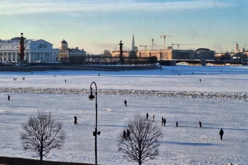 200 лет назад здесь катались на санках. Ещё в «Медном всаднике» Пушкин воспел «бег санок вдоль Невы широкой»...